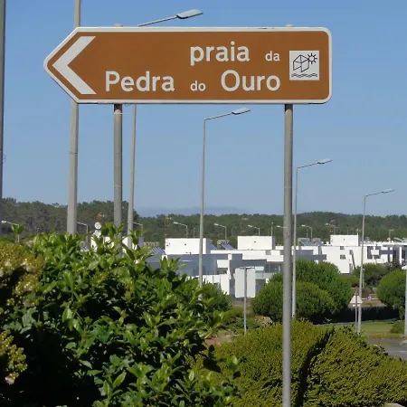 Pedra Do Ouro Swimming Pool *